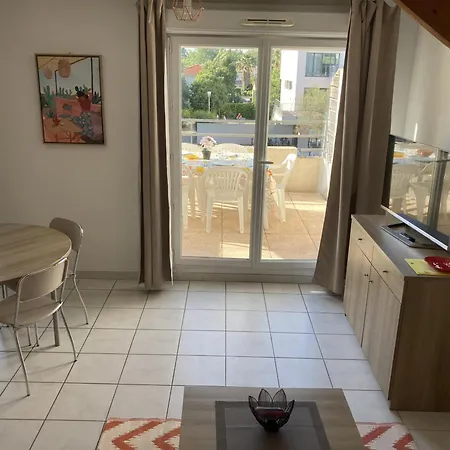 Sol-y-days Cap Camargue Duplex Et Piscine
